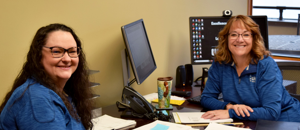 HR employees at Citizens Bank Minnesota, Jamie Pettersen and Sara Bode